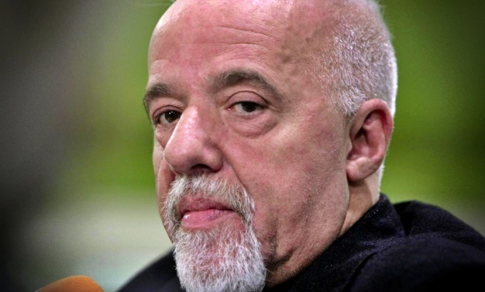 Decepção Paulo Coelho mostra noção tempo alterada atual estado urgência