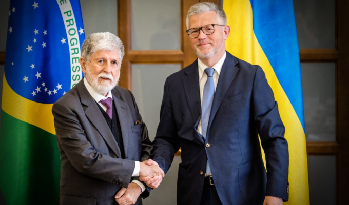 Ucrânia elogia Brasil visita ministro Celso Amorim
