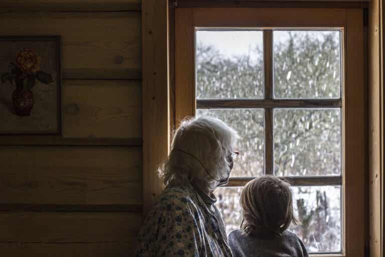 Os avós que cuidam dos netos diariamente reclamam de exploração e apresentam problemas de saúde