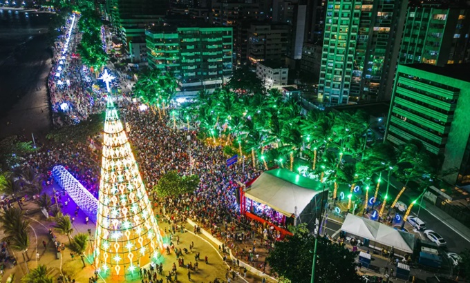Prefeitura de Maceió desliga iluminação natalina durante parada LGBTQ