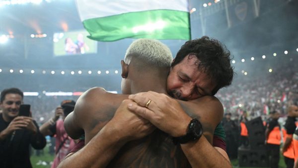 Fernando Diniz e John Kennedy - Copa Libertadores (foto: Carl de Souza/AFP)