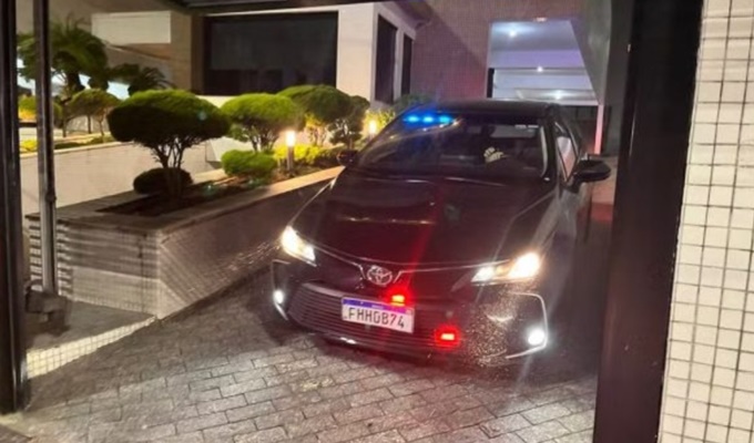 Por que Robinho mereceu tratamento vip PF carro de luxo