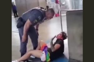 mulher-covardemente-agredida-neste-pm-metro-sao-paulo