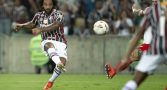 Marcelo chutando para marcar gol em Fluminense x Cerro Porteño — Foto: Jorge Rodrigues/AGIF