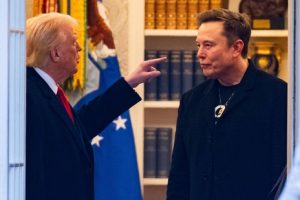 Musk pede o impeachment de Trump e presidente dos EUA ameaça romper contratos com empresas do bilionário TOPSHOT-US-POLITICS-TRUMP