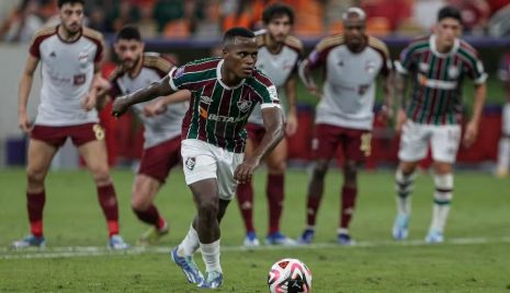 Arias na hora da cobrança de pênalti em Fluminense x Al Ahly — Foto: Lucas Merçon/Fluminense