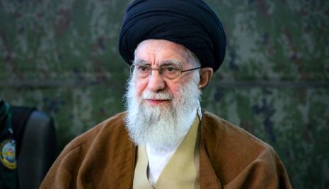 Irã confirma morte de Ali Khamenei após ataque dos EUA e Israel e decreta 40 dias de luto ira-confirma-morte-ali-khamenei-ataque-eua-israel-decreta-dias-luto