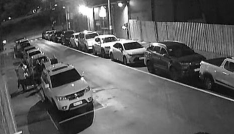 Pai de criança autista é espancado por fiéis em Balneário Camboriú após reclamar de som alto em igreja evangélica igreja