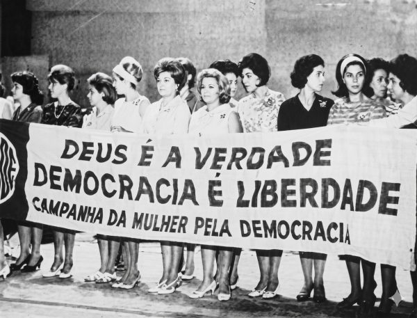 Imagem: Campanha da Mulher pela Democracia, Brasil, às vésperas de 1964.