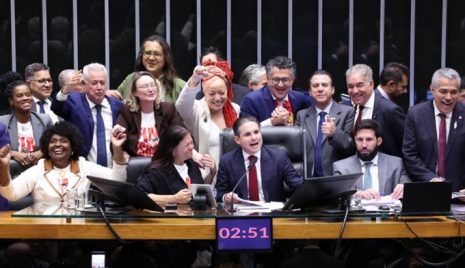 Vitória histórica: fim da escala 6x1 passa na Câmara com 472 votos favoráveis vitoria-historica-fim-da-escala-6x1-passa-na-camara-com-472-votos-favoraveis