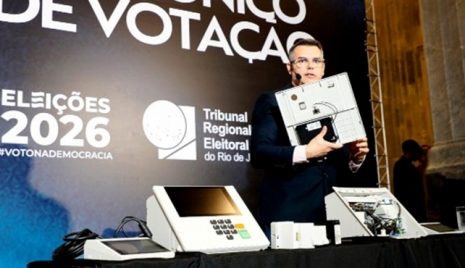 TSE abre urna eletrônica ao vivo para mostrar como funciona e combater fake tse-abre-urna-eletronica-ao-vivo-mostrar-funciona-combater-fake