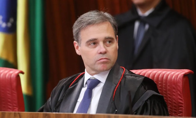André Mendonça manda soltar ex-procurador INSS investigado movimentar dinheiro desviado aposentados