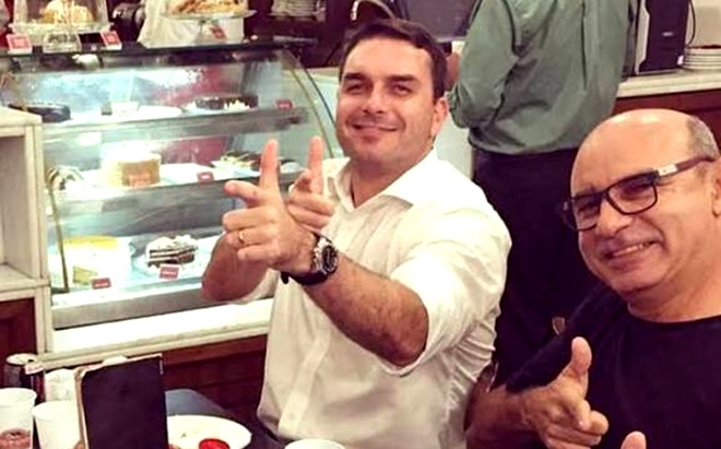 Emendas homenagens ex-assessores ligam trajetória Flávio Bolsonaro milícias Rio