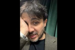 renan-santos-ironiza-augusto-cury-escritor-declarar-apoio-flavio-bolsonaro-quem-criticou-duramente-campanha